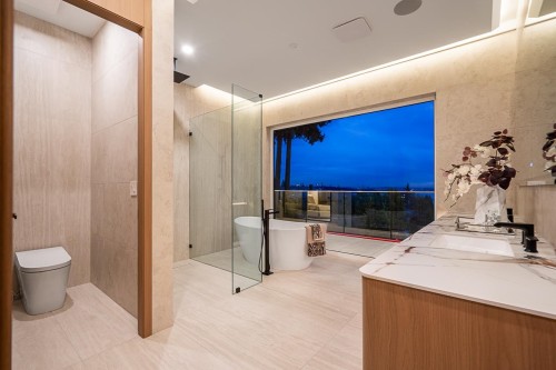 2356 Ottawa Avenue, West Vancouver, BC 