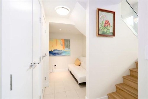 296 1St Avenue W, Vancouver, BC 