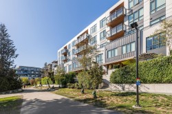 102-747 3rd Street E North Vancouver, BC V7L 1G8