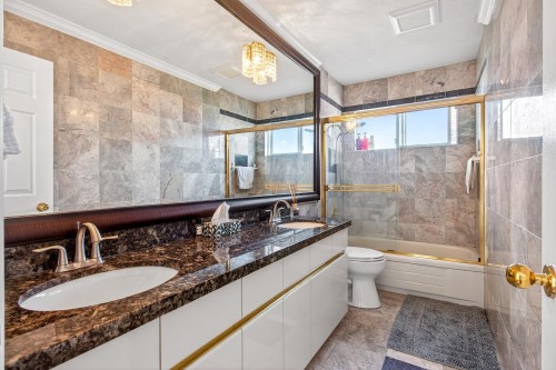 1369 55Th Avenue W, Vancouver, BC 