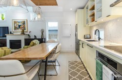 3-762 10th Avenue E Vancouver, BC V5T 2A7