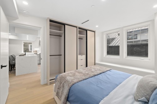 2436 49Th Avenue W, Vancouver, BC 