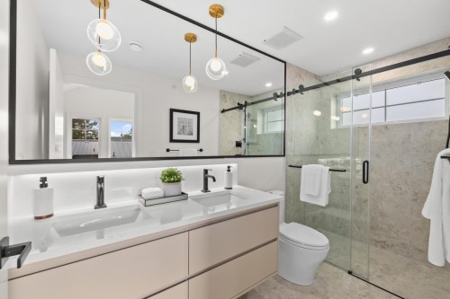 2436 49Th Avenue W, Vancouver, BC 