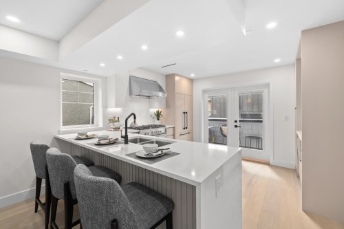 2436 49Th Avenue W, Vancouver, BC 