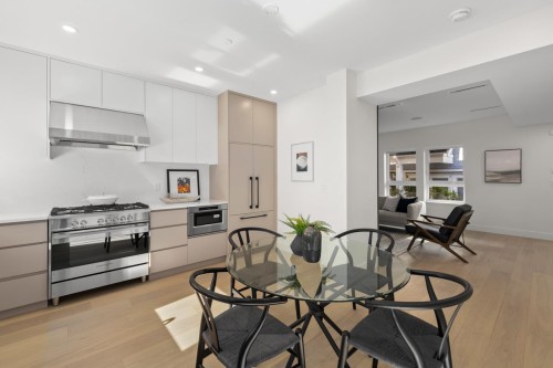 2430 49Th Avenue W, Vancouver, BC 