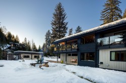 6818 Beaver Lane  Whistler, BC V8E 0C5