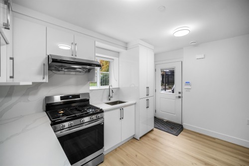 2076 50Th Avenue E, Vancouver, BC 