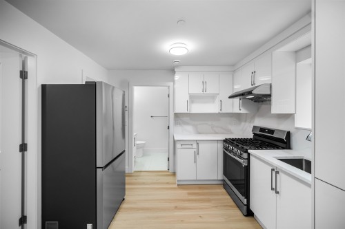 2076 50Th Avenue E, Vancouver, BC 