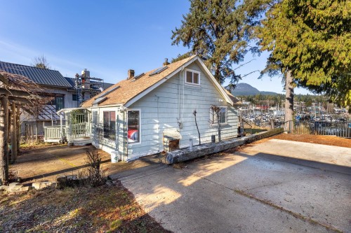 636 Bay Road, Gibsons, BC 