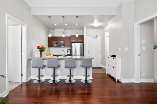 409-2957 Glen Drive, Coquitlam, BC 