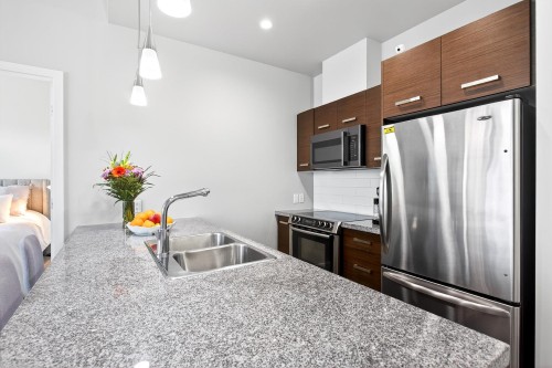 409-2957 Glen Drive, Coquitlam, BC 