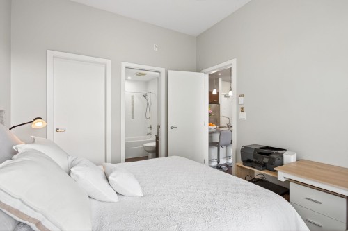 409-2957 Glen Drive, Coquitlam, BC 