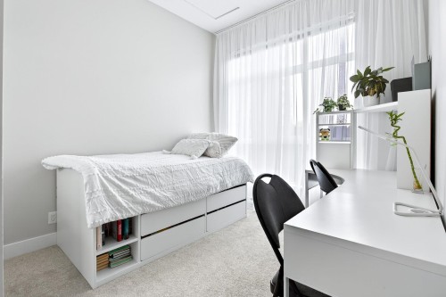 409-2957 Glen Drive, Coquitlam, BC 