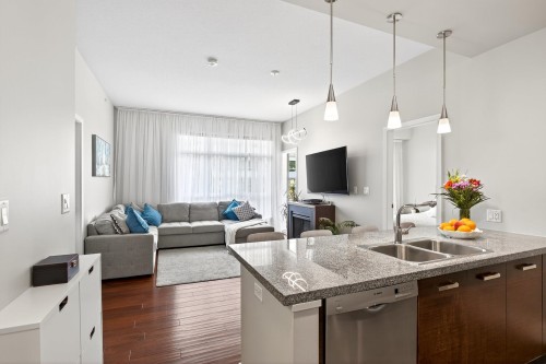 409-2957 Glen Drive, Coquitlam, BC 