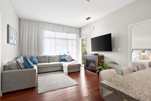 409-2957 Glen Drive, Coquitlam, BC 