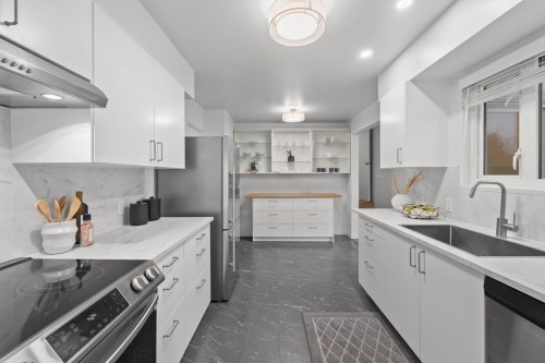 3878 Royal Oak Avenue, Burnaby, BC 