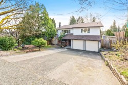 2333 Kirkstone Road  North Vancouver, BC V7J 3M1