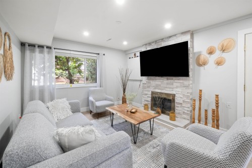 2333 Kirkstone Road, North Vancouver, BC 