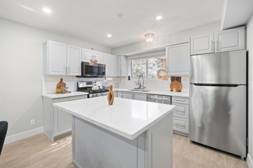 2333 Kirkstone Road, North Vancouver, BC 