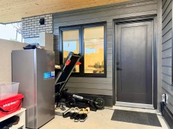 901 Jackson Crescent  New Westminster, BC V3L 4S1