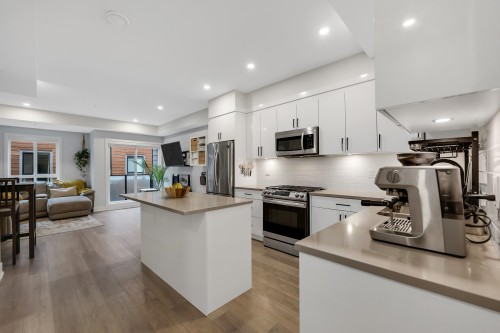 202-37842 Third Avenue  Squamish, BC V8B 1B0