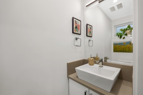 202-37842 Third Avenue, Squamish, BC 