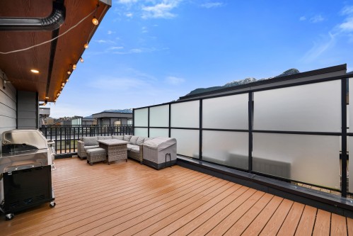 202-37842 Third Avenue, Squamish, BC 