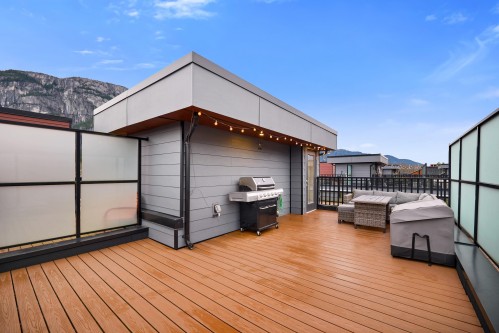 202-37842 Third Avenue, Squamish, BC 