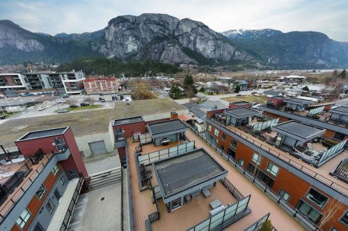 202-37842 Third Avenue, Squamish, BC 