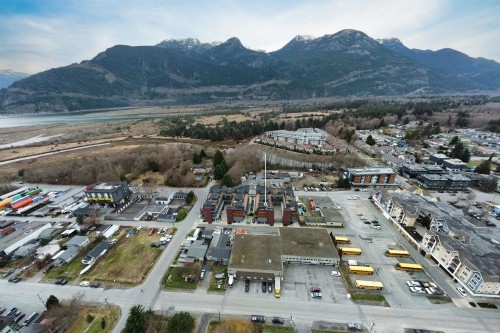 202-37842 Third Avenue, Squamish, BC 