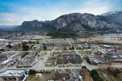 202-37842 Third Avenue, Squamish, BC 
