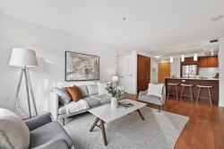 304-221 3rd Street E North Vancouver, BC V7L 1C5