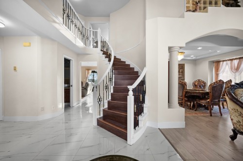 2622 Sandstone Crescent, Coquitlam, BC 