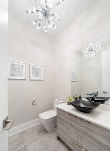 517 Granada Crescent, North Vancouver, BC 