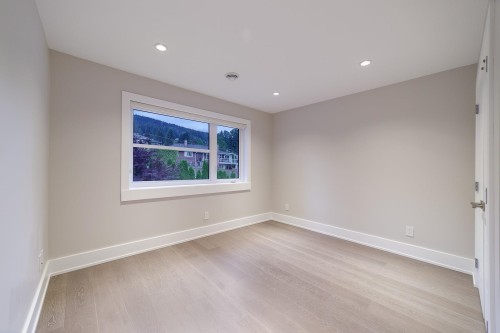 517 Granada Crescent, North Vancouver, BC 