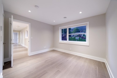 517 Granada Crescent, North Vancouver, BC 