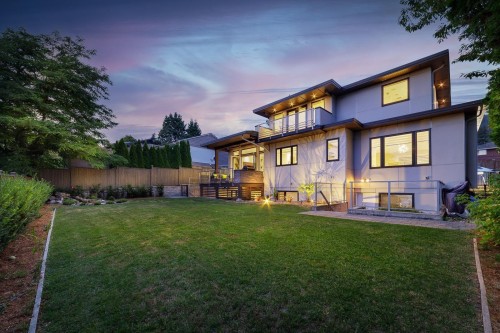 517 Granada Crescent, North Vancouver, BC 