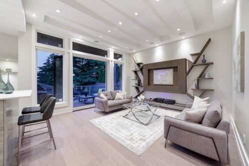 517 Granada Crescent, North Vancouver, BC 