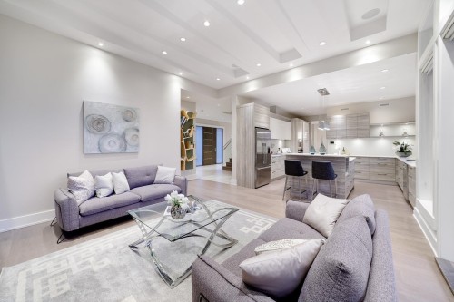 517 Granada Crescent, North Vancouver, BC 