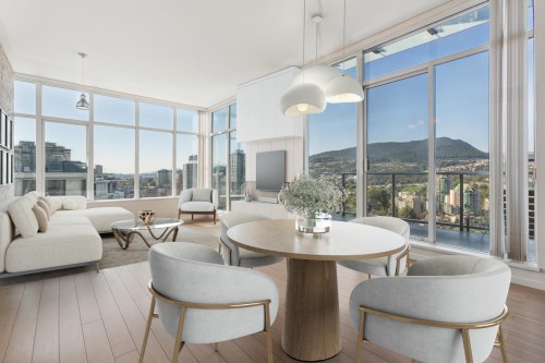 3105-3102 Windsor Gate  Coquitlam, BC V3B 0J3