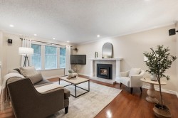 24813 122 Avenue  Maple Ridge, BC V4R 1Z8