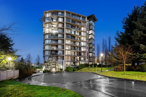 807-683 Victoria Park W North Vancouver, BC V7M 0A2