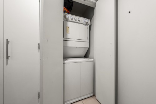 305-989 Beatty Street, Vancouver, BC 