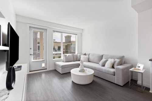 501-277 1st Street W North Vancouver, BC V7M 0E8