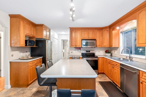 1365 Honeysuckle Lane, Coquitlam, BC 