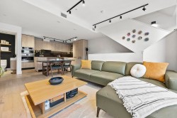 3956 Dumfries Street  Vancouver, BC V5N 0J1