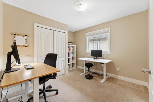 353 5Th Street E, North Vancouver, BC 