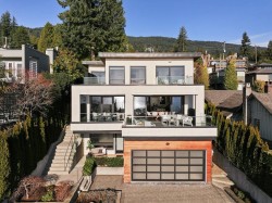 3373 Radcliffe Avenue  West Vancouver, BC V7V 1G7