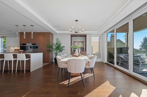 3373 Radcliffe Avenue, West Vancouver, BC 