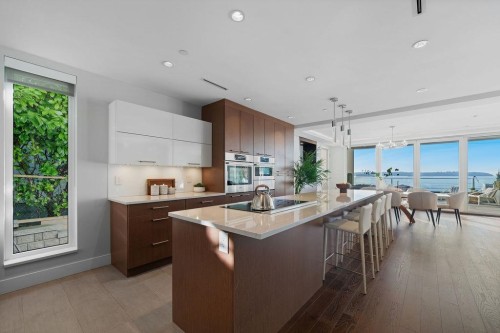 3373 Radcliffe Avenue, West Vancouver, BC 